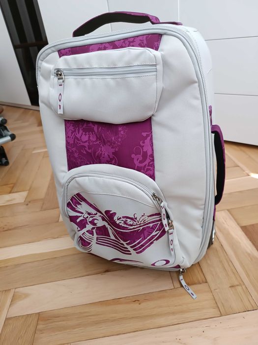 Oakley torba walizka podróżna na kółkach dziewczęca.