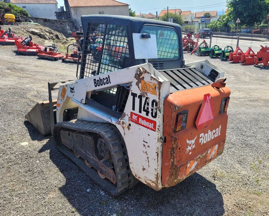 Mini Carregadora Bobcat T140