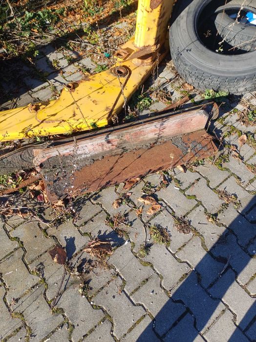 PODNOŚNIK GERDA do piaskowania,znakomity do konsewacji samochodów