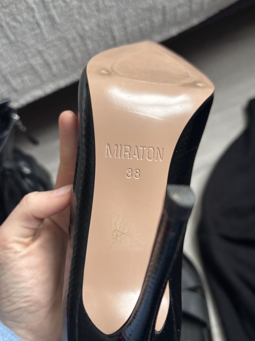 4 пары обуви свитер кошелек