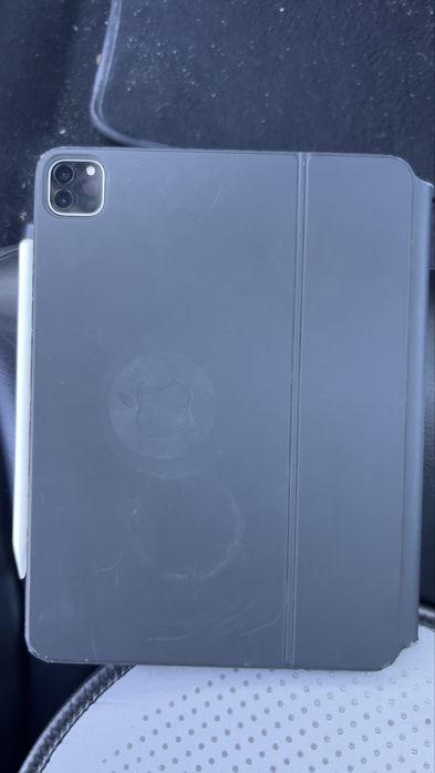 iPad Pro M2 (4ª Ger) + Magic Keyboard PT + Pencil 2 | Ler Descrição