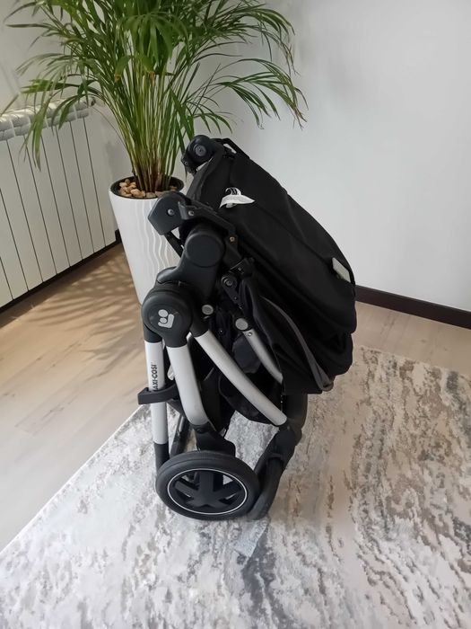 Carrinho de bebé Maxi-Cose Adorra