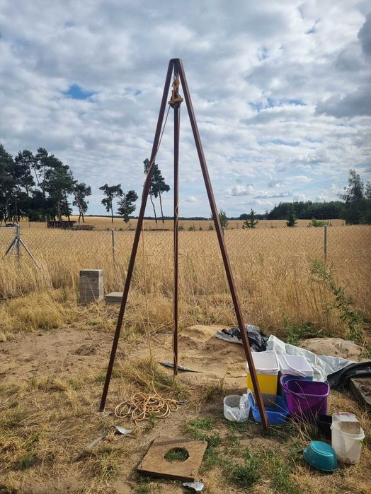 Trójnóg z kołowrotkiem do budowy studni - 3mb/ramię