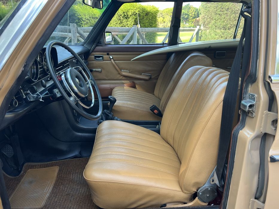 Mercedes-Benz 240 — fotografia 6