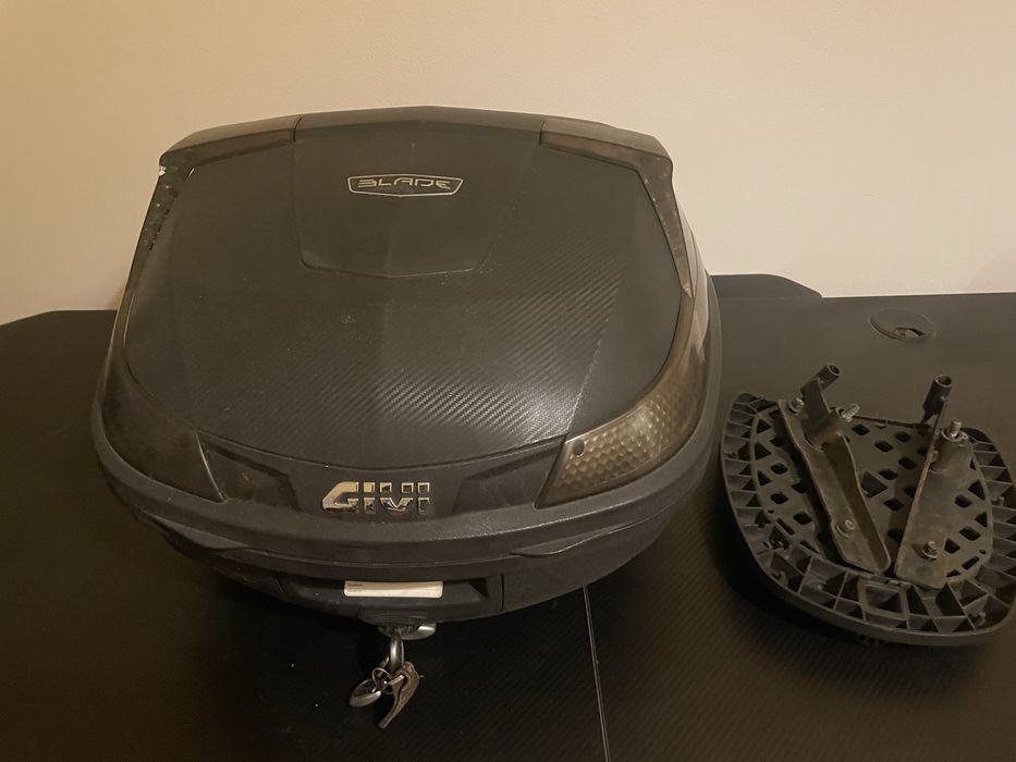 Top case Givi 37 L + suporte