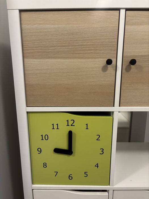 Kallax 2x4 biały z ciekawymi dodatkami
