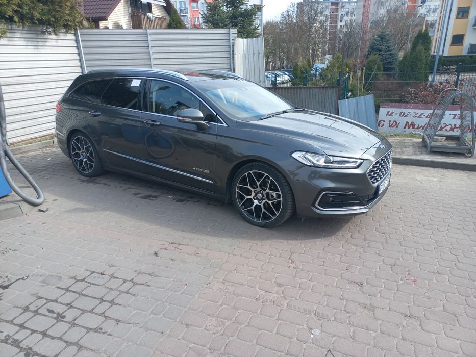 Mondeo Vignale Hybrid z instalacją LPG