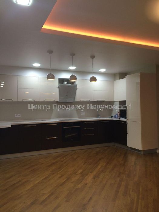 Центр Продажу Нерухомості продає 3 квартиру