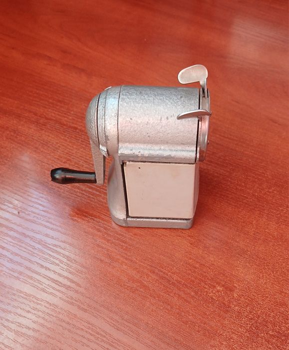 Точилка карандашей.