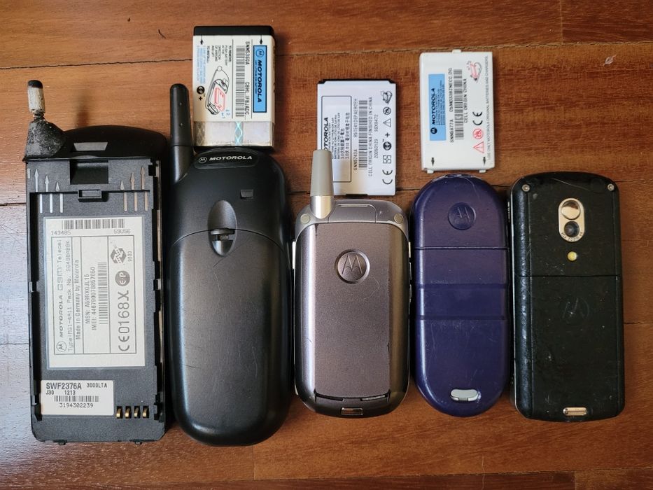 Telemóveis diversos