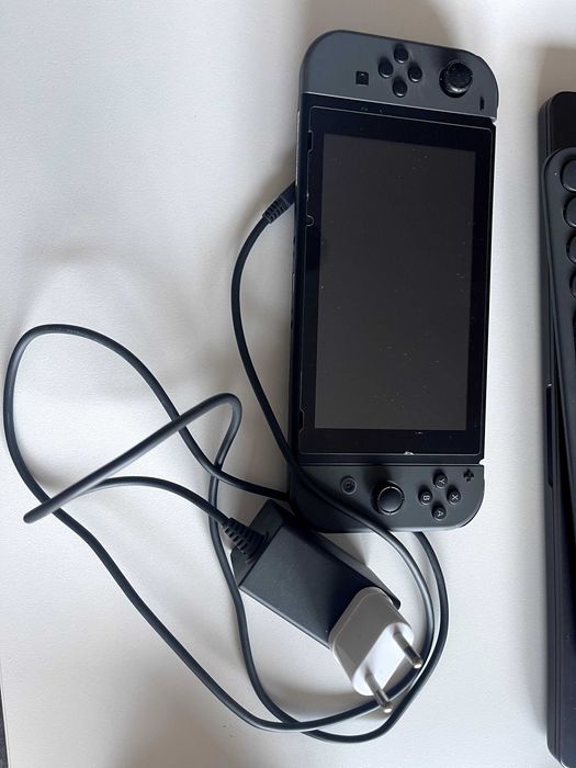 Consola Nintendo Switch 1.1 + Comando Pro