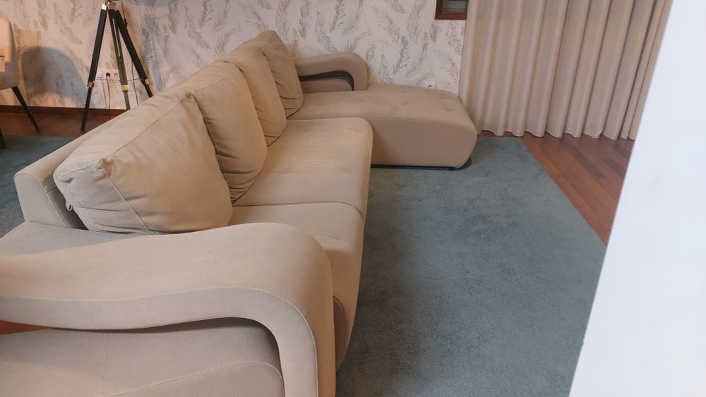 Sofá chaise longue beje