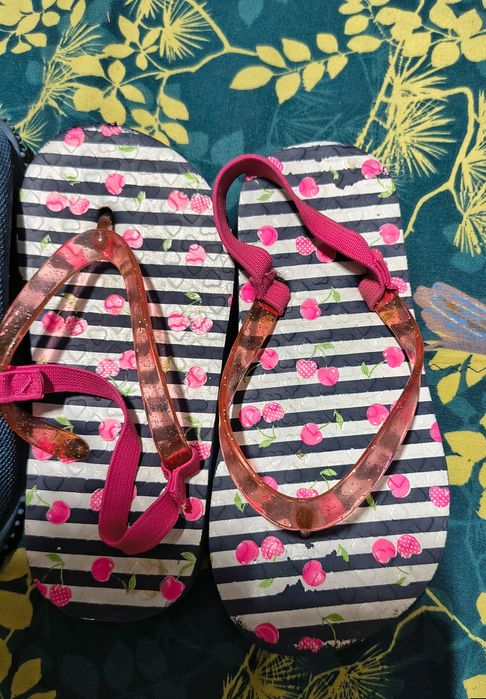 Buty do wody Impidimpi  plus klapki w wisienki roz. 26