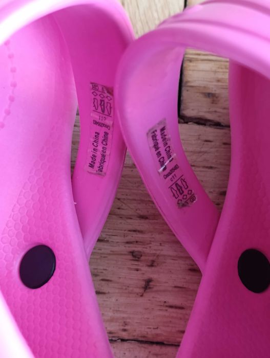 Crocs Oryginalne klapki w kolorze różowym Rozmiar c11