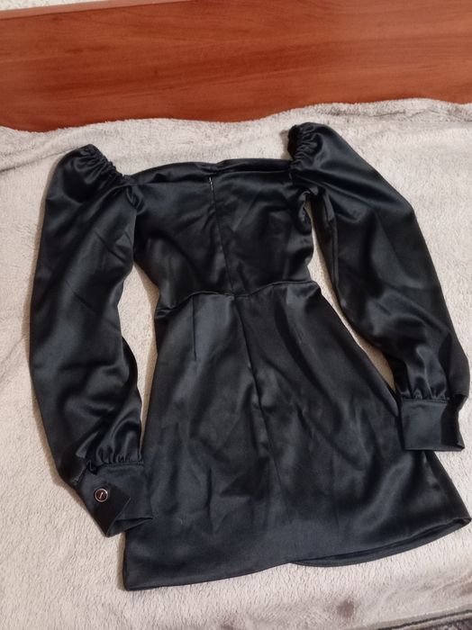 Чёрное новогоднее платье