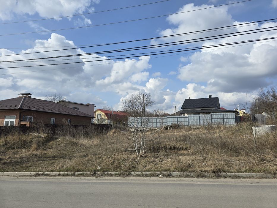 Продам земельну ділянку. Лезнево