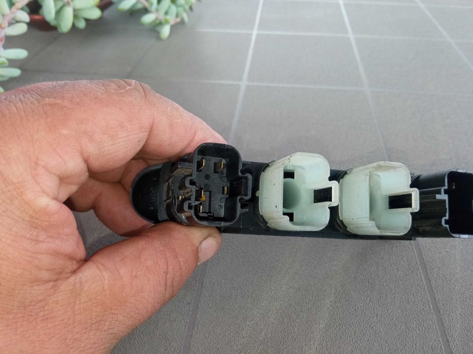 Кнопки включення підігріву сидінь 97BG 19K314 AC Мондео Мк2