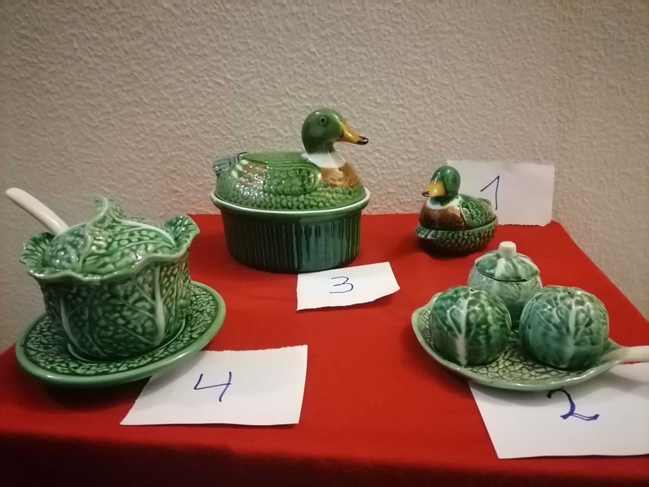 Peças de loiça das Caldas. A partir de 10€