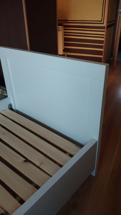 Nowe łóżko, solidne z materacem