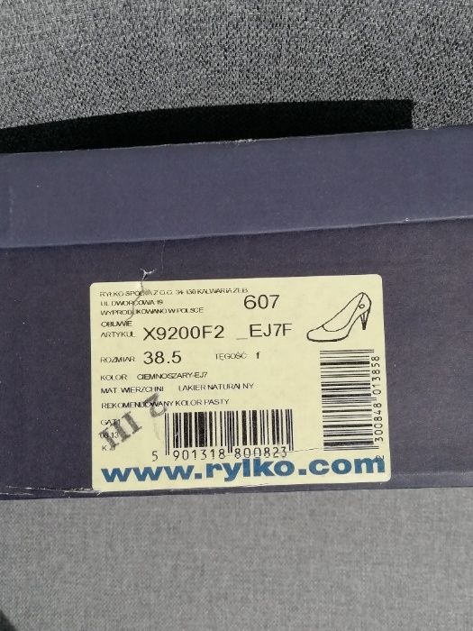 ryłko lakierowane szpilki 38,5