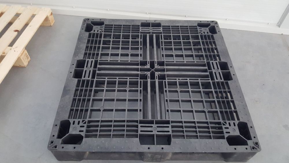 Піддон пластиковий, дерев'яний