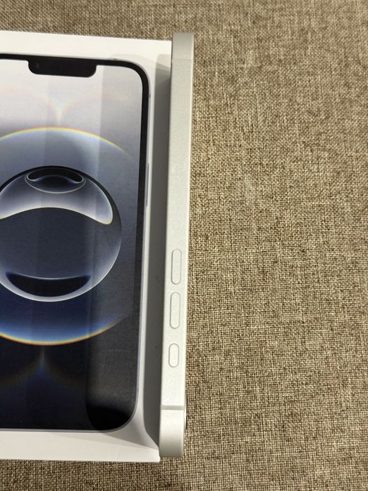 Iphone 16E 128 White