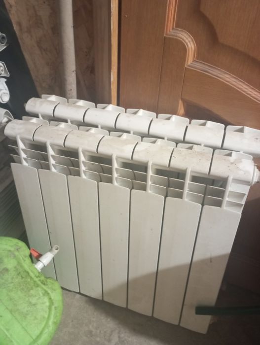Продам секційні радіатори