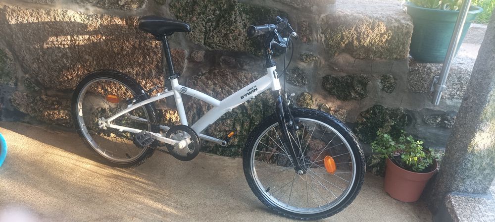 Bicicleta Criança Decathlon B'Twin 20" (Como Nova / Toda de Origem)