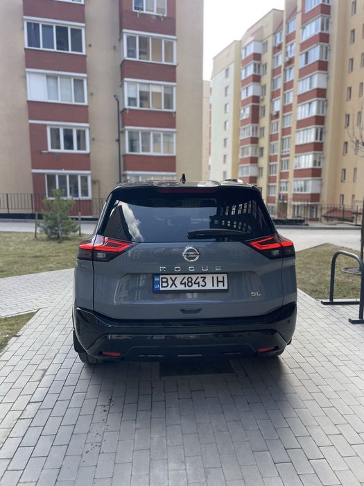 Nissan Rogue t33 SL 2,5