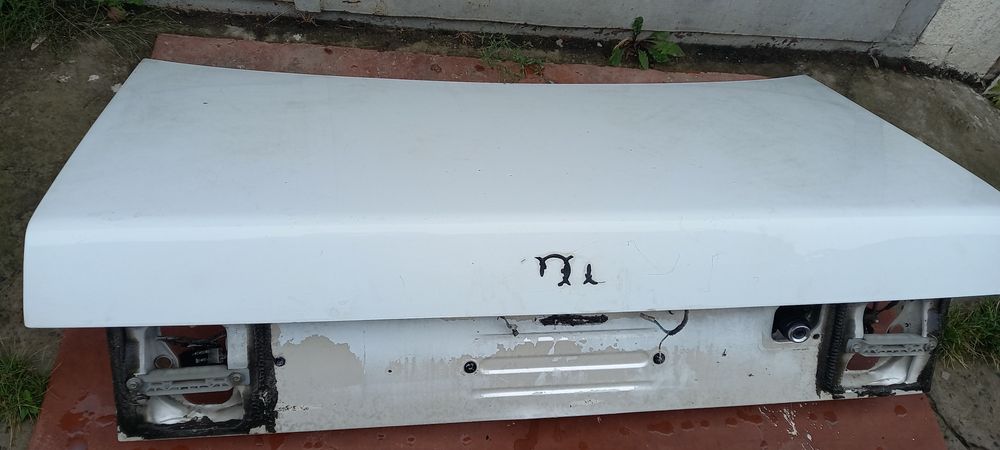 Капот Audi 100,200 v8