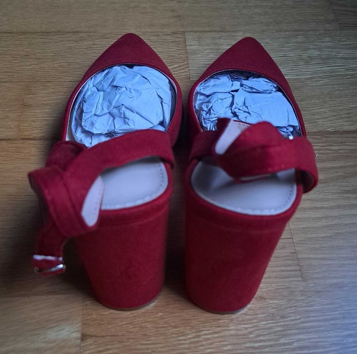 Sapatos Vermelhos - N.º 39 - Mulher - Novos