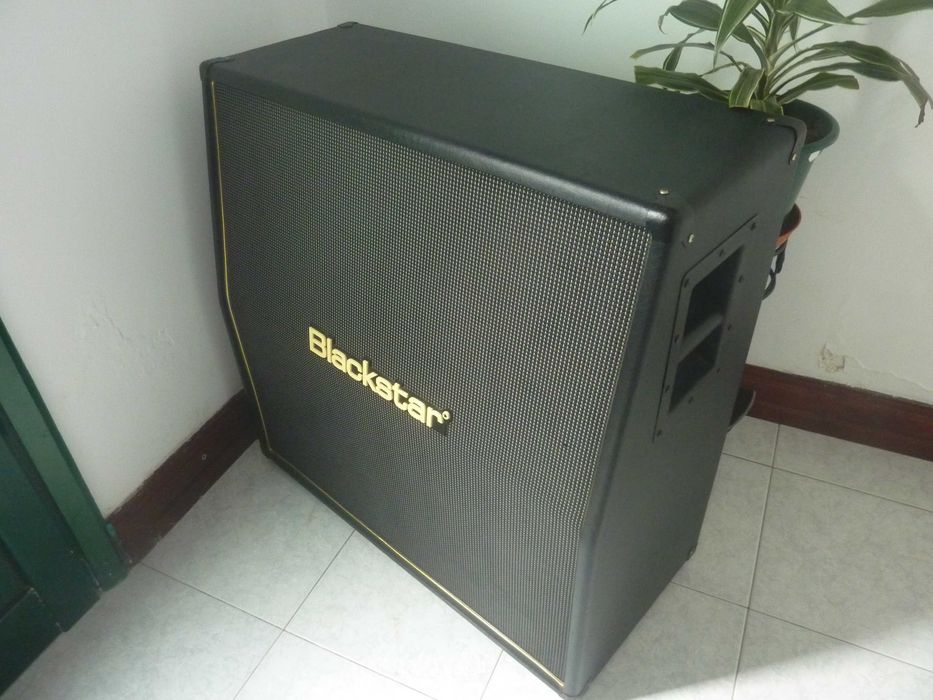 Blackstar HTV-412A - Coluna de amplificação de guitarra