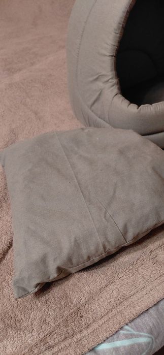 Будинок-лежак для собак і кішок