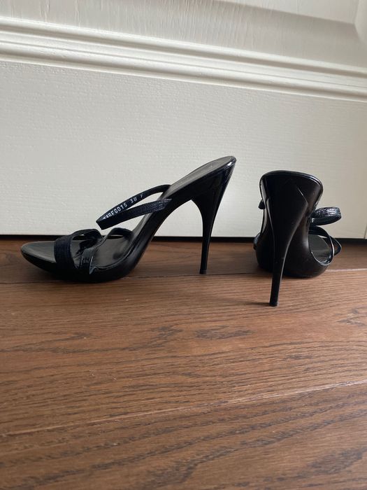 Widowiskowe szpilki Ryłko