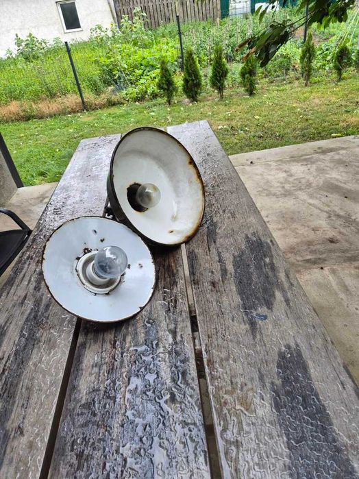 Stara lampa zewnętrzna