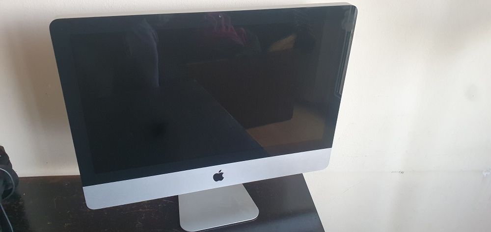 Komputer I MAC 2011 21.5