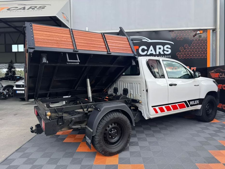 Toyota hilux 2.4 d-4d 4wd ce tri-basculante
