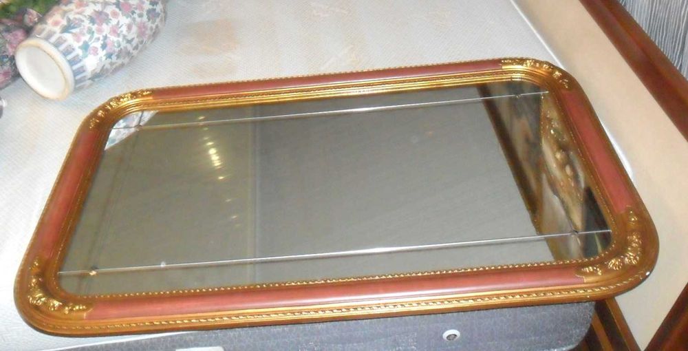 Espelho grande bizelado  cantos relevo dourado