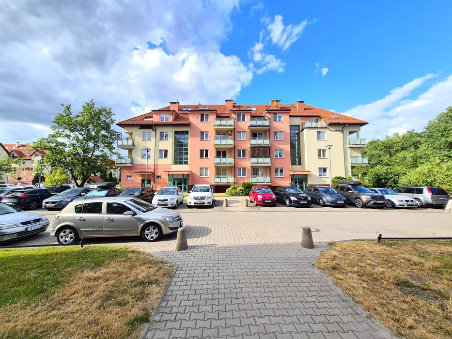 !!-trzy pokoje do wejścia WŚRÓD ZIELENI, kameralne osiedle z 2009 ROKU-TARAS 8,5m2-piwnica 4m2-!!