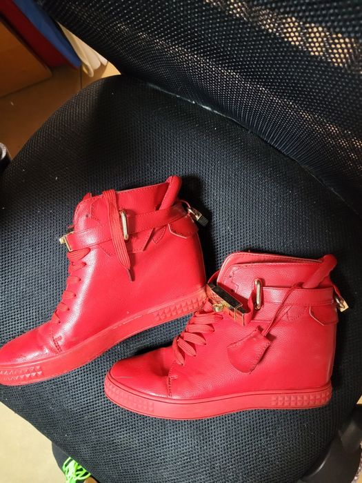 Buty damskie,czerwone.