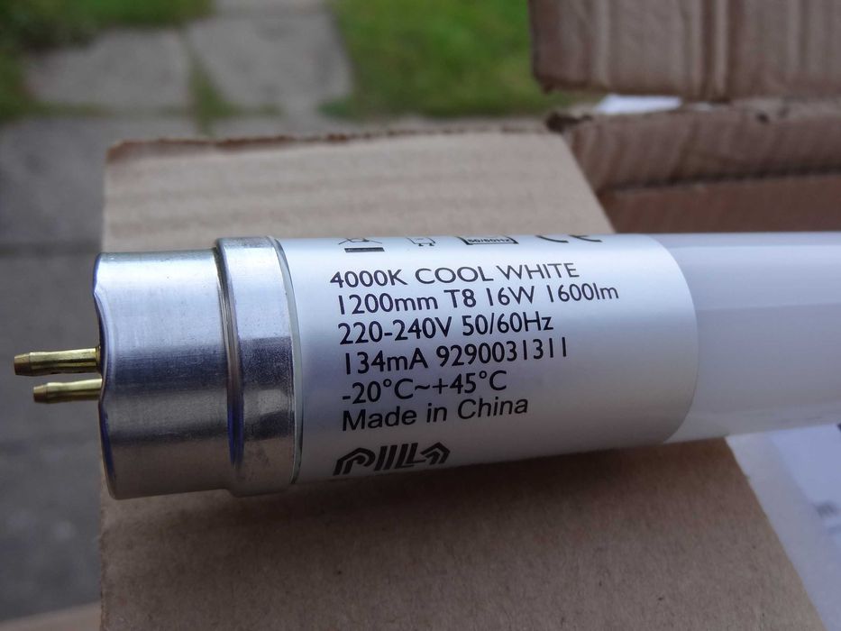 PILA Świetlówka LED 1200mm 120cm T8 16W 1600lm G13 Zestaw 20 sztuk.