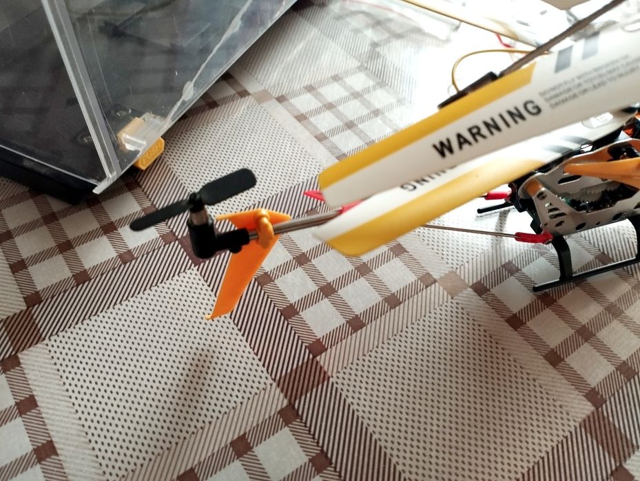 Гвинтокрил на радіо керуванні.