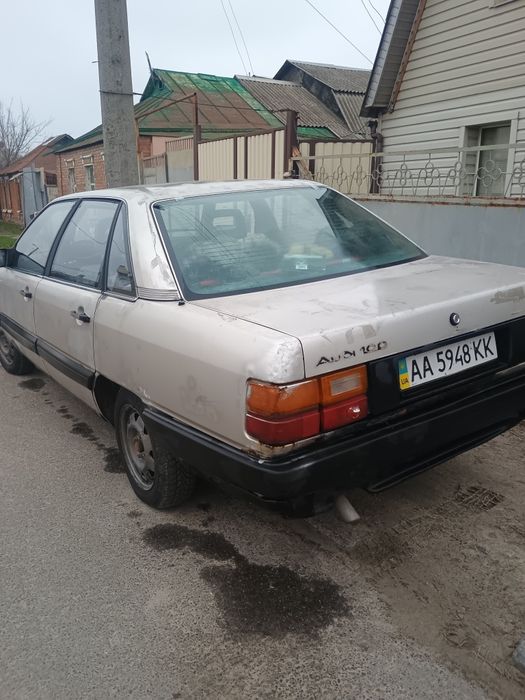 Audi 100 c3  1984р.в. 1.9 газ/бензин