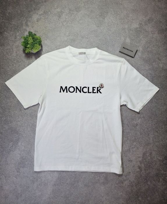 Футболка Moncler