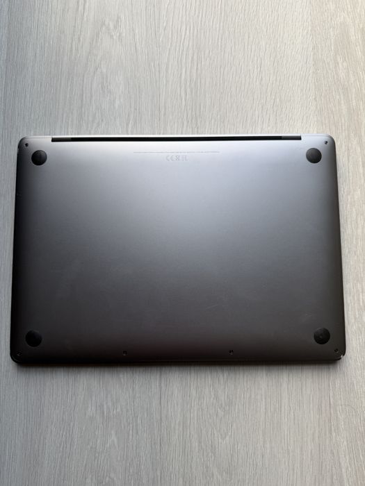 Macbook Pro 13 cali 2017 Space Gray | i5 | 8 GB RAM | IDEALNY STAN