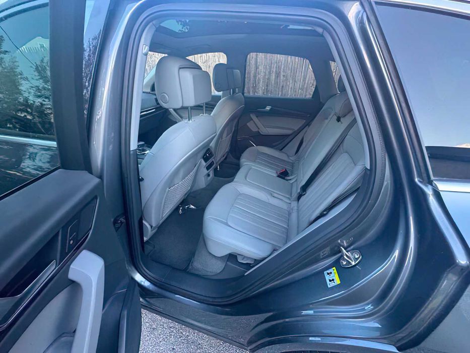 Audi Q5      2020