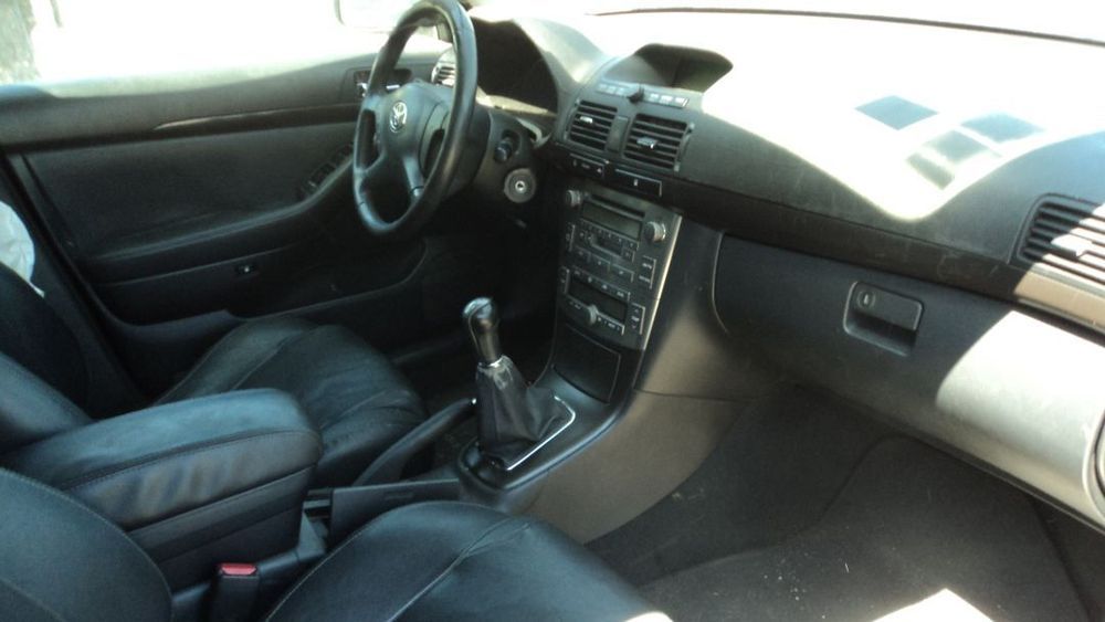 Toyota Avensis Wagon 2.0 D-4D 2004 - Para Peças