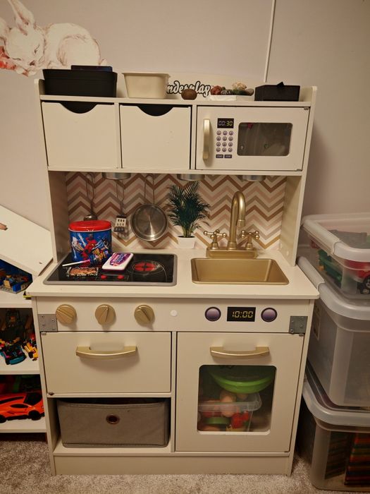 Drewniana kuchnia dla dzieci Kinderplay+.dodatki produkty naczynia