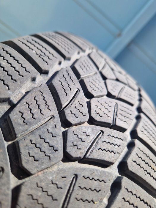 Opony zimowe 185/65 R15, Firestone Winterhawk 3 komplet