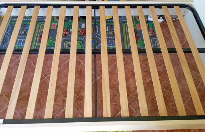 Vendo cama de solteiro de menino